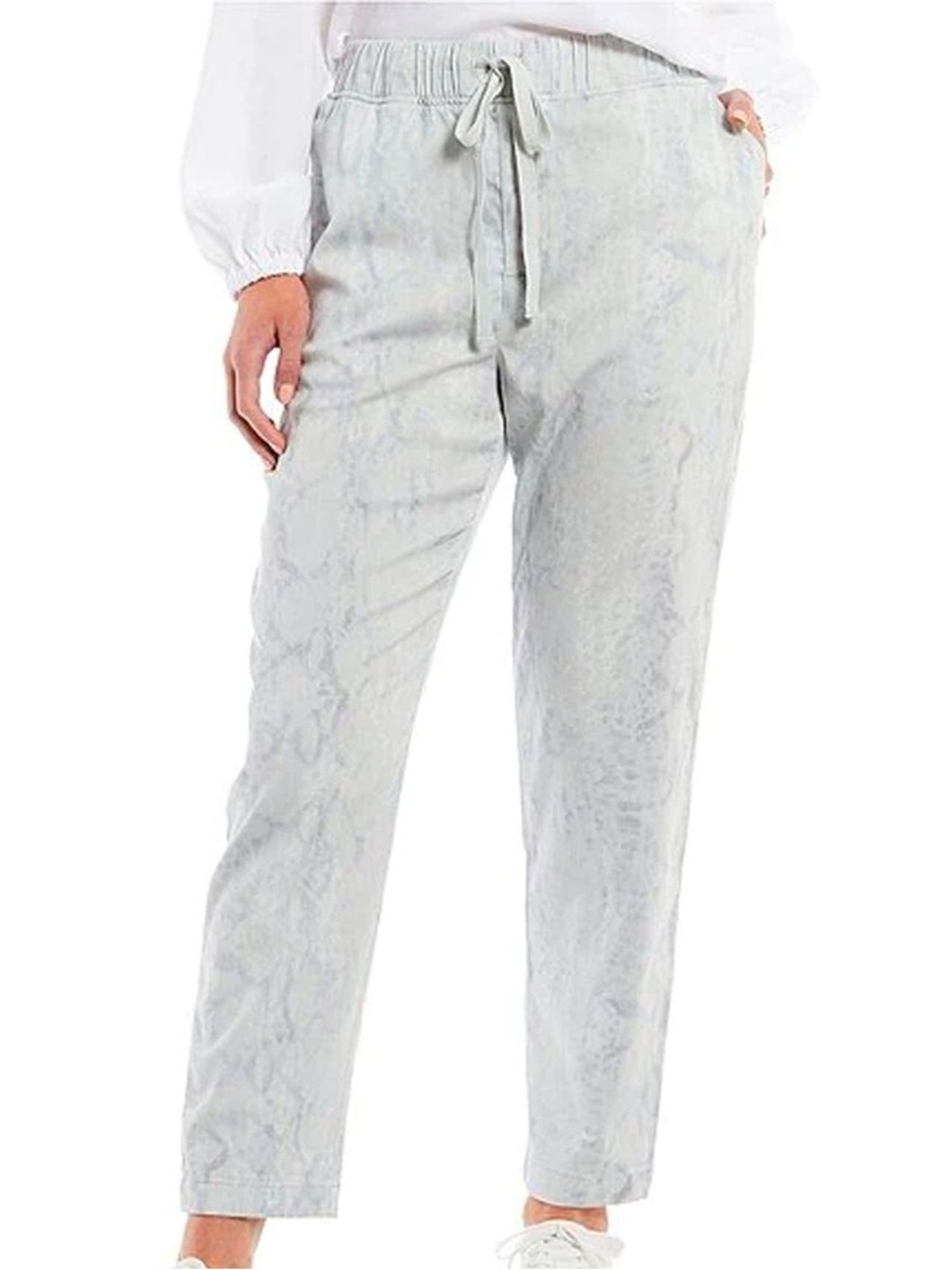 Cloth & Stone light gray drawstring tapered pants. Size M.